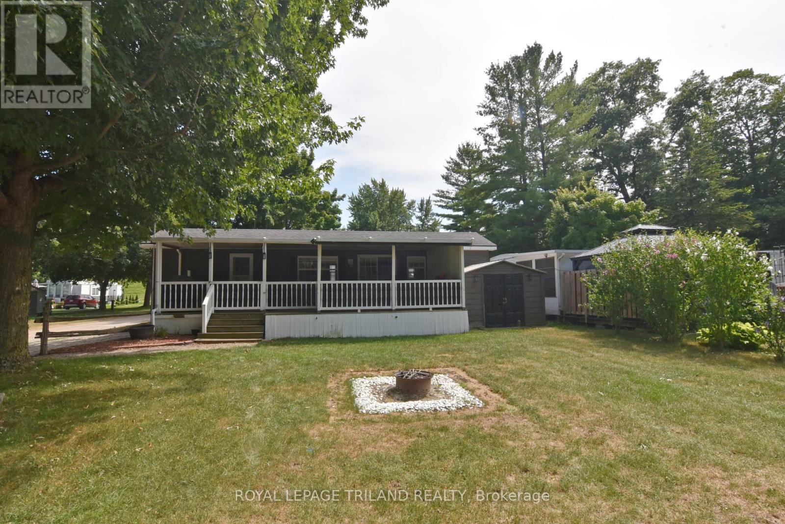 G34 - 9338 West Ipperwash Road, Lambton Shores, Ontario  N0N 1J0 - Photo 3 - X12318953