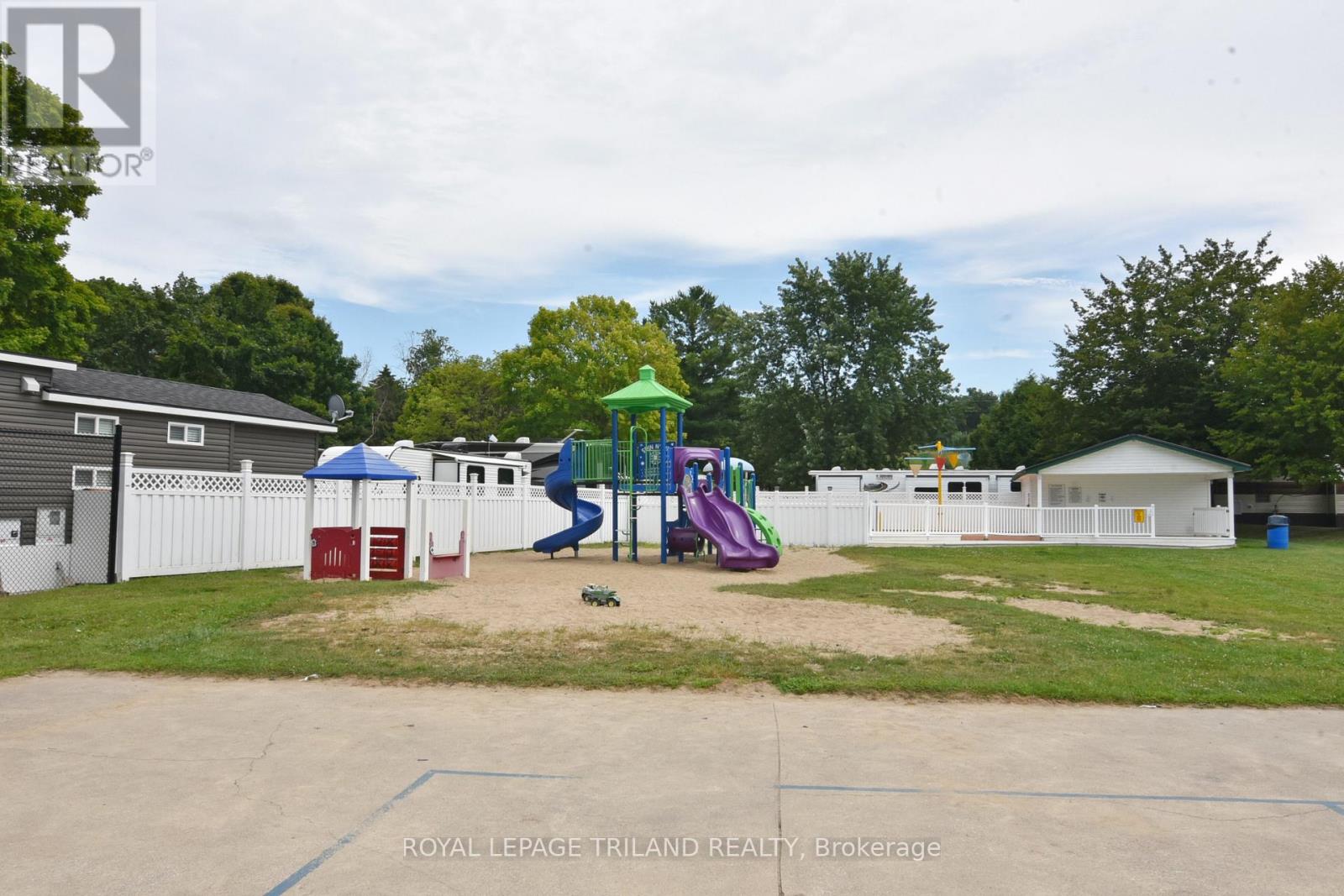 G34 - 9338 West Ipperwash Road, Lambton Shores, Ontario  N0N 1J0 - Photo 31 - X12318953