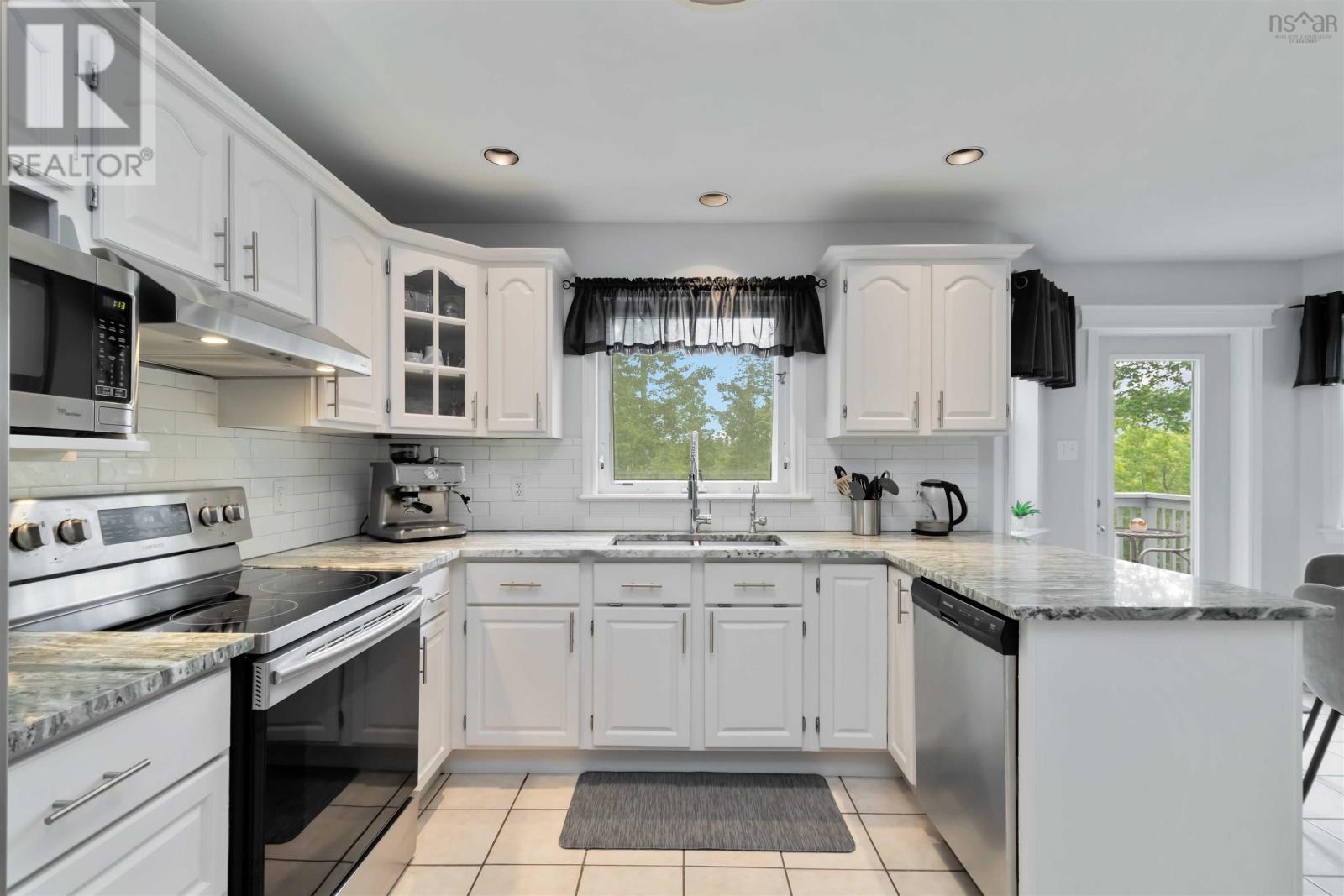 30 Pepperbush Court, Middle Sackville, Nova Scotia  B4E 3J9 - Photo 12 - 202518303