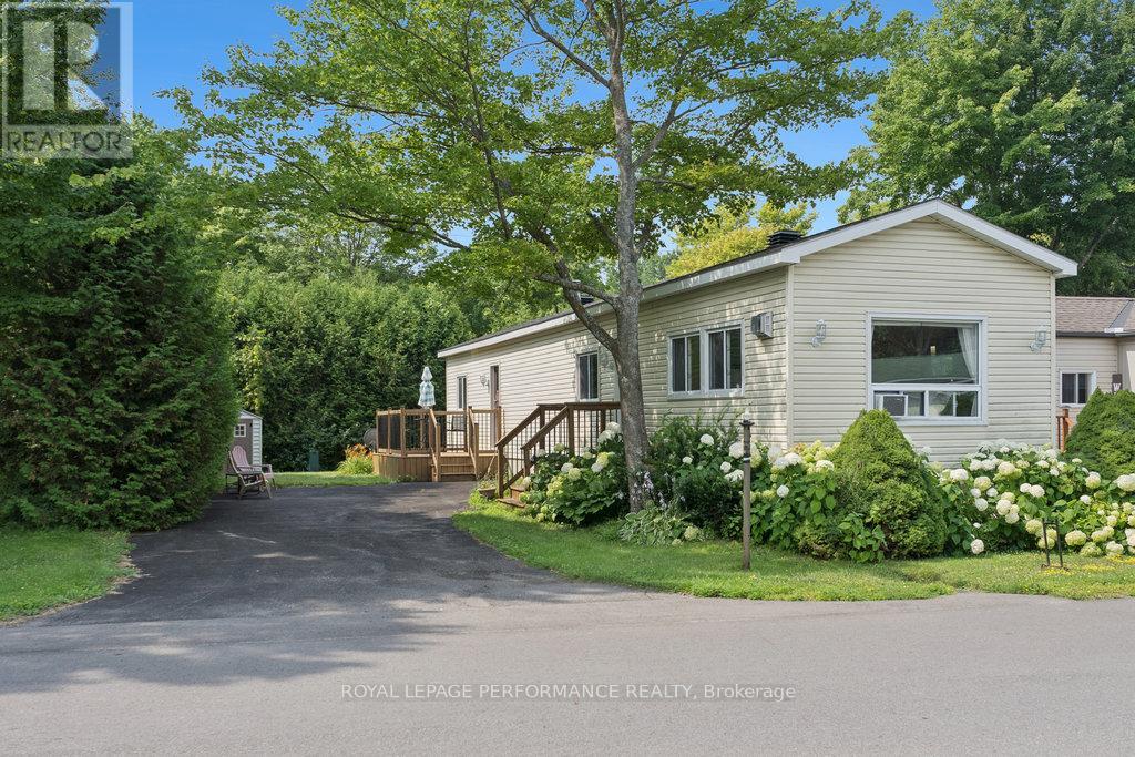 1036 Vista Barrett Private, Ottawa, Ontario  K4P 1C7 - Photo 2 - X12318985