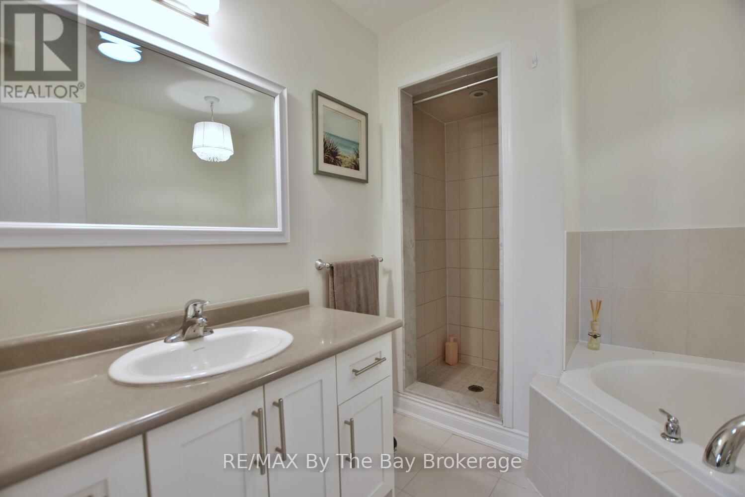 62 Puccini Drive, Wasaga Beach, Ontario  L9Z 1Z4 - Photo 22 - S12318979