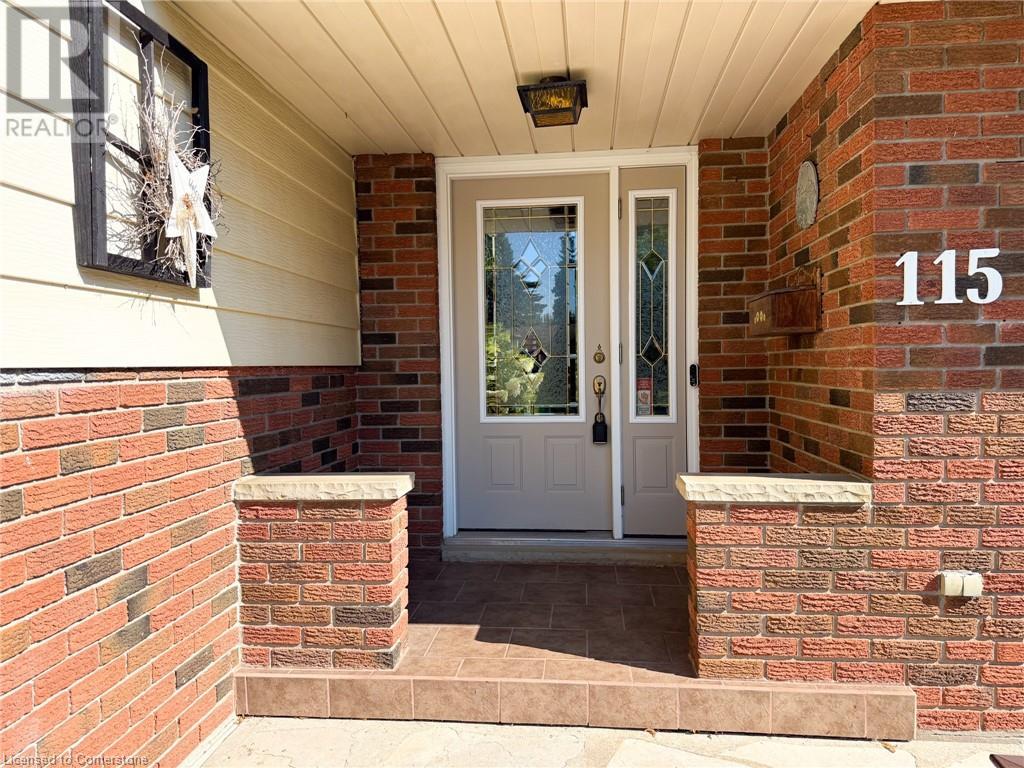 Property at 115 LYNNDALE Road image 3