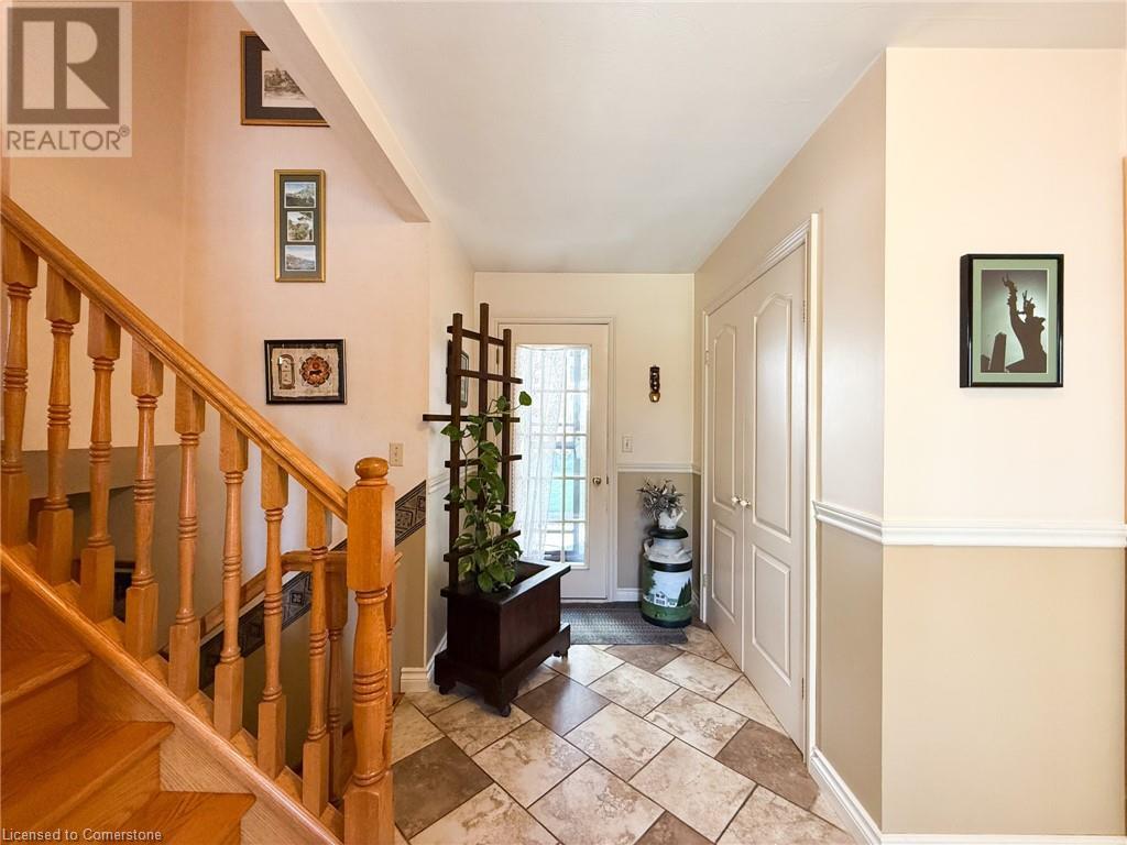 Property at 115 LYNNDALE Road image 5