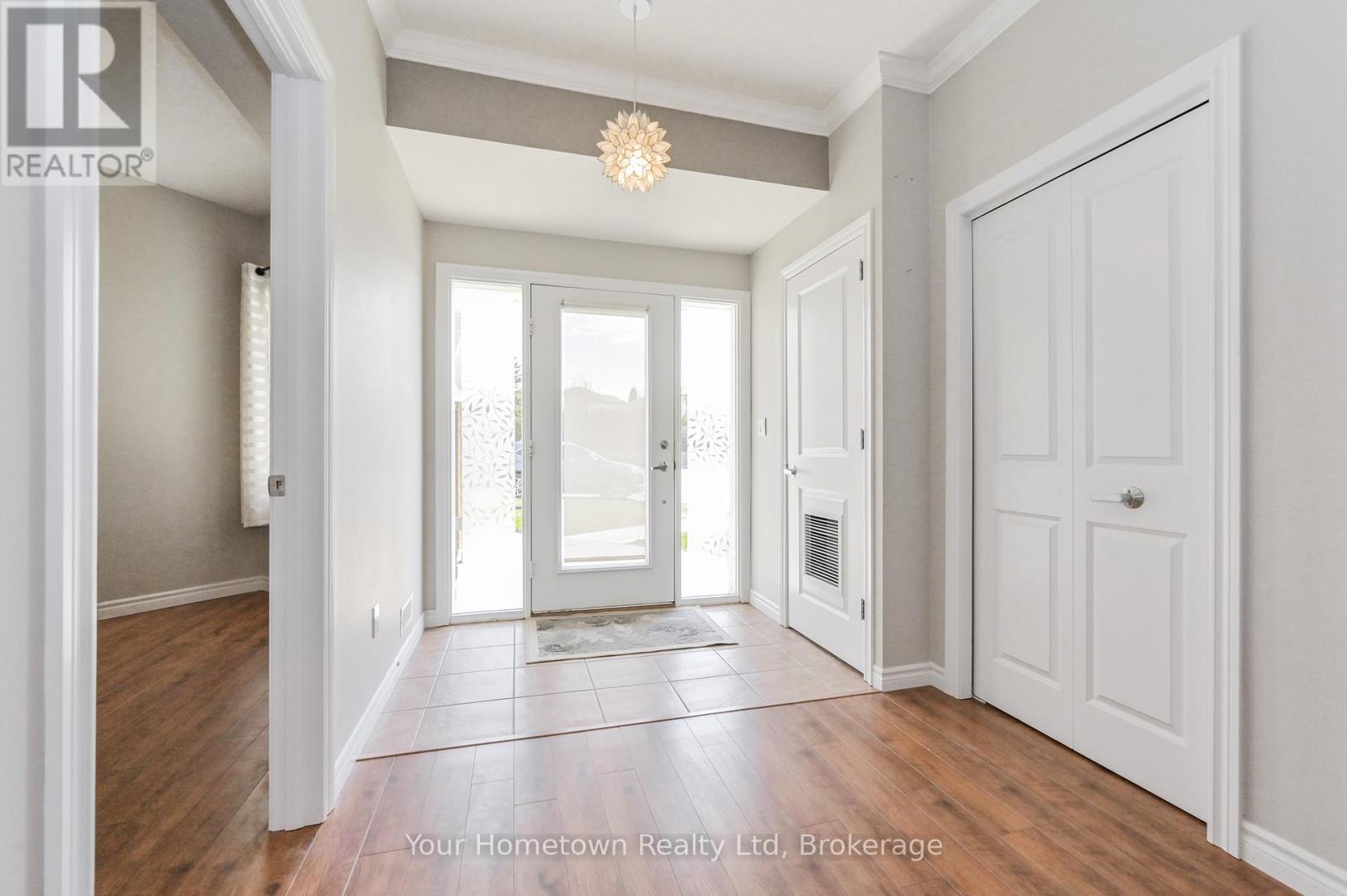 212 - 760 Woodhill Drive, Centre Wellington, Ontario  N1M 3W5 - Photo 7 - X12318932