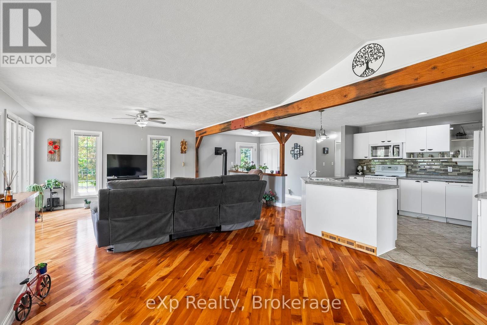 314839 Highway 6, West Grey, Ontario  N0G 1R0 - Photo 25 - X12318961