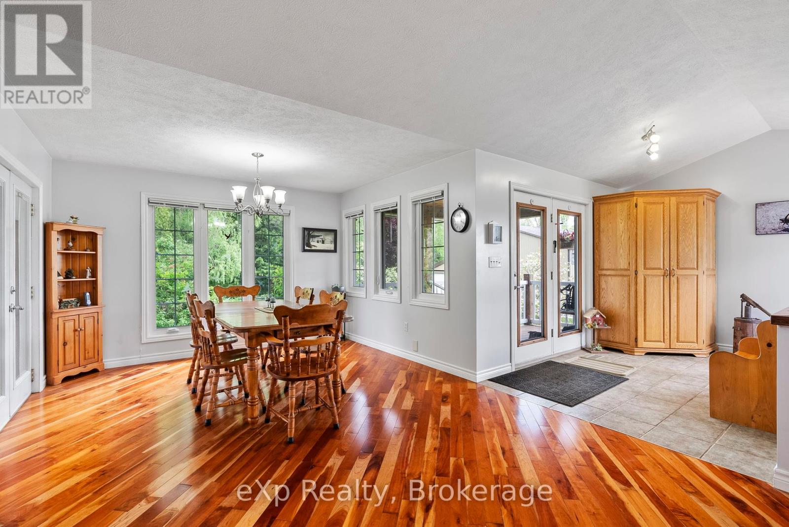 314839 Highway 6, West Grey, Ontario  N0G 1R0 - Photo 26 - X12318961
