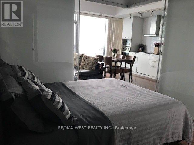 4507 - 14 York Street, Toronto, Ontario  M5J 0B1 - Photo 4 - C12318994
