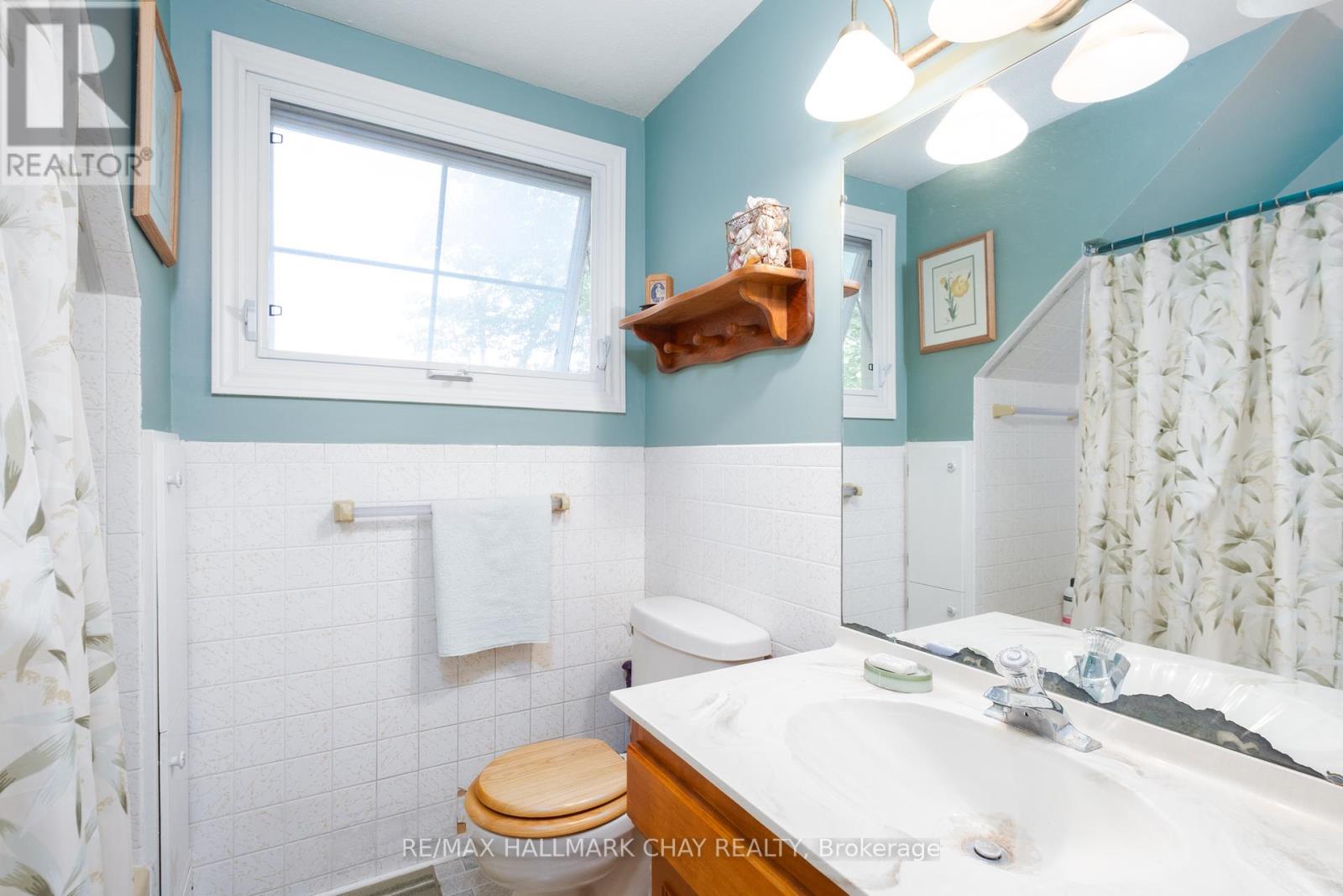 929 Yonge Street, Barrie, Ontario  L9J 0E9 - Photo 15 - S12318956