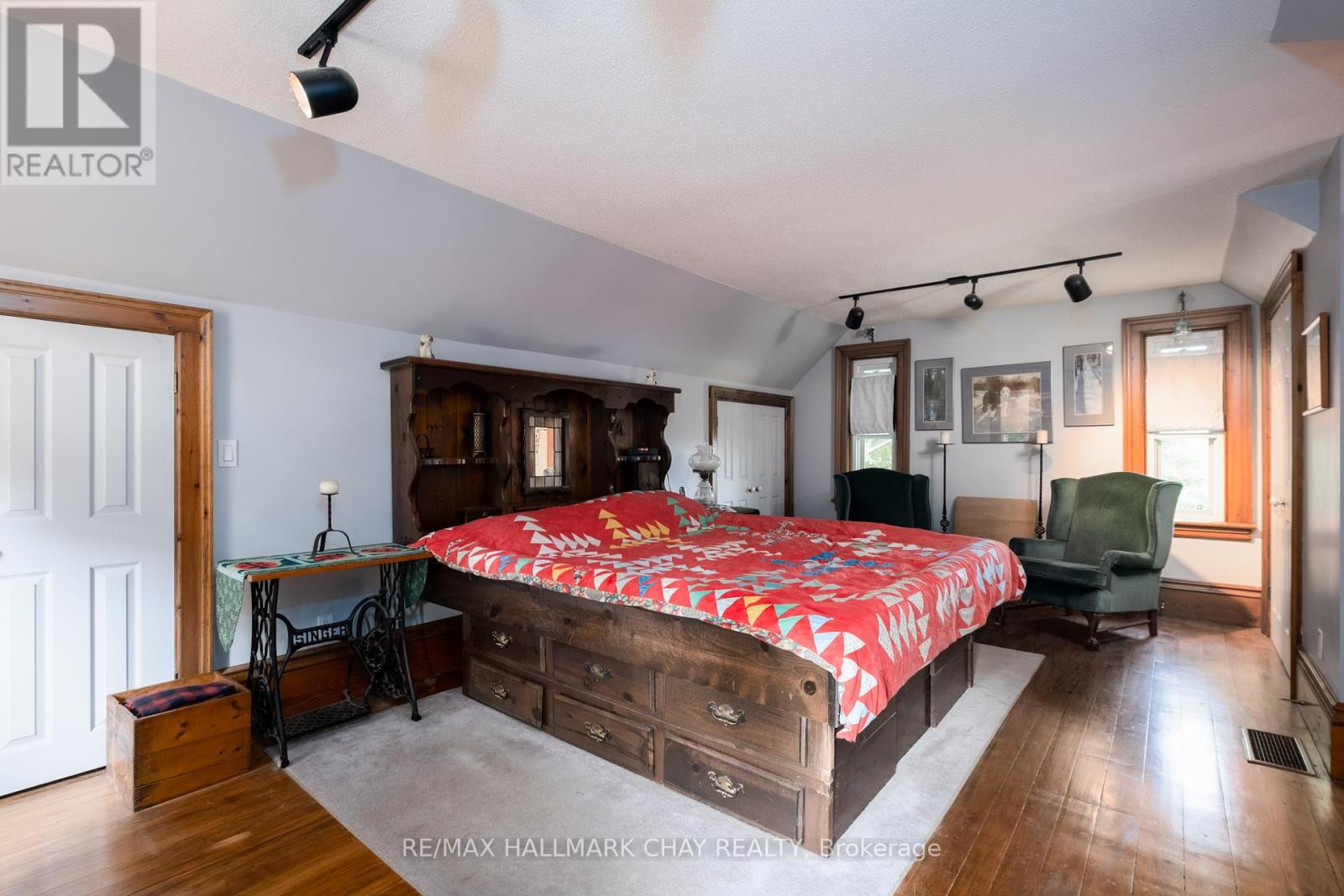 929 Yonge Street, Barrie, Ontario  L9J 0E9 - Photo 19 - S12318956