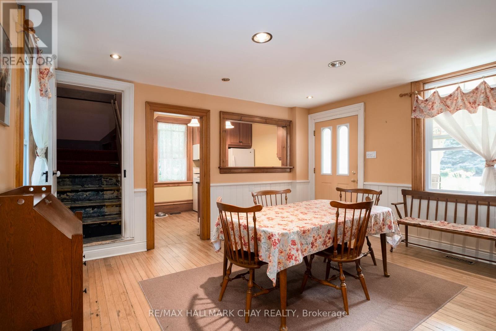 929 Yonge Street, Barrie, Ontario  L9J 0E9 - Photo 8 - S12318956