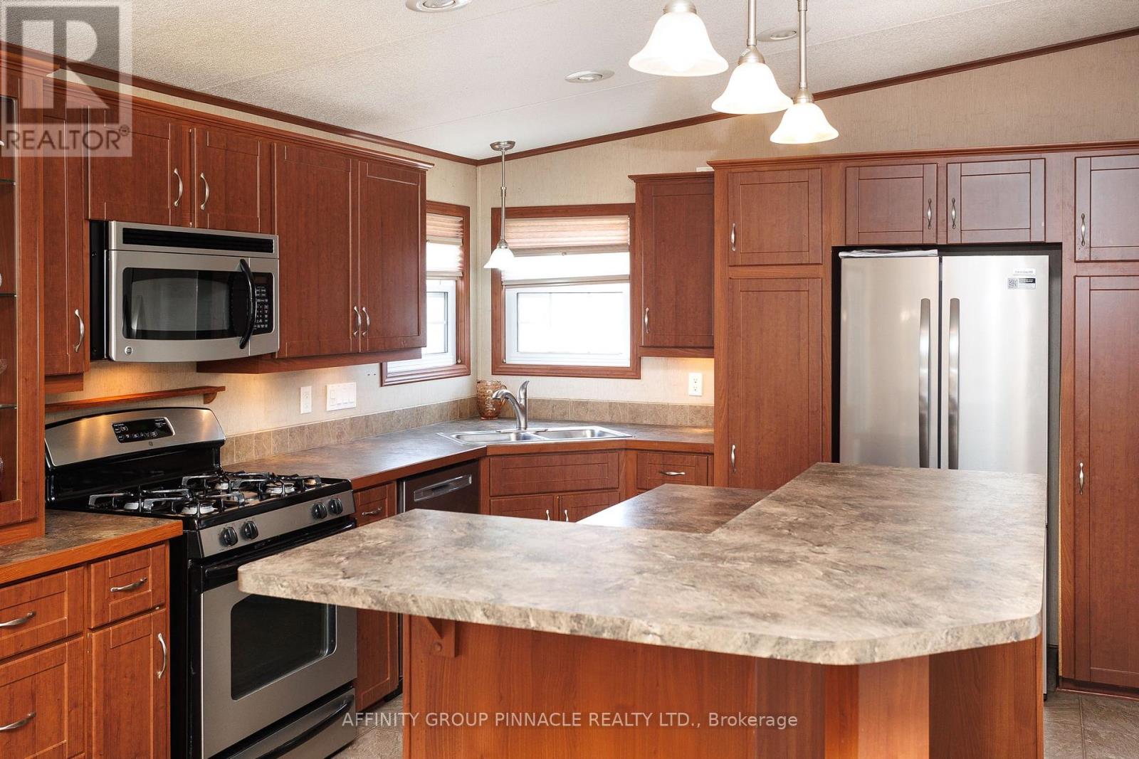 20 Creekside Circle, Kawartha Lakes, Ontario K0M 1L0 - Photo 16 - X12319073