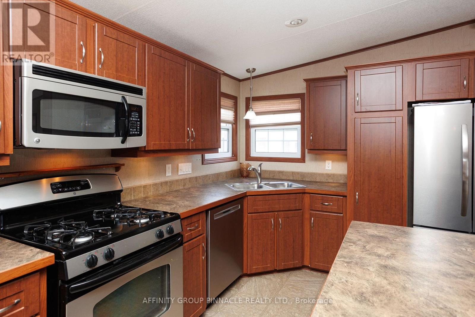 20 Creekside Circle, Kawartha Lakes, Ontario K0M 1L0 - Photo 18 - X12319073