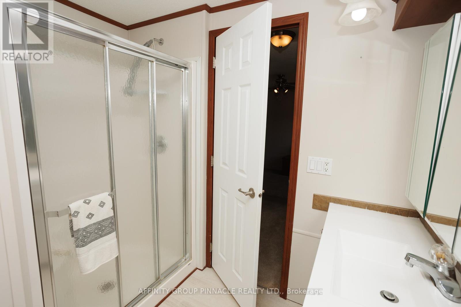 20 Creekside Circle, Kawartha Lakes, Ontario K0M 1L0 - Photo 34 - X12319073