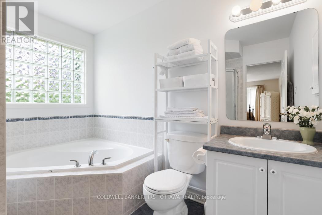 10 Ladybirds Crescent, Ottawa, Ontario  K2S 1Z6 - Photo 27 - X12319036