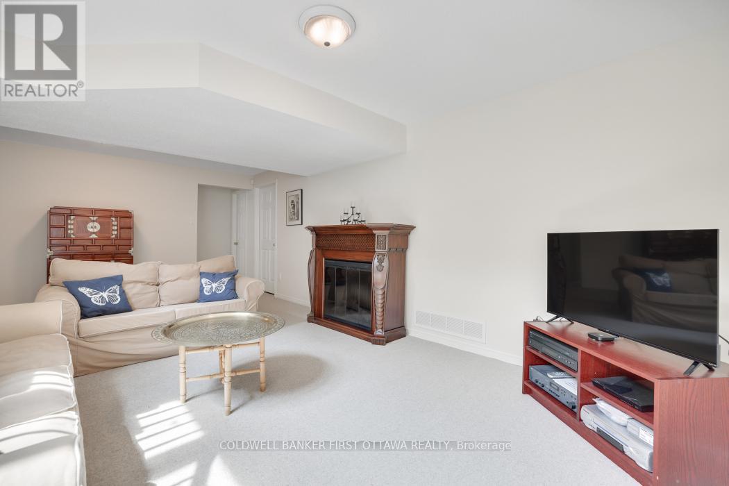 10 Ladybirds Crescent, Ottawa, Ontario  K2S 1Z6 - Photo 29 - X12319036