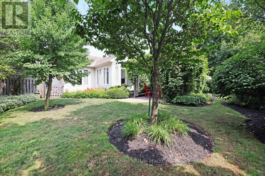 10 Ladybirds Crescent, Ottawa, Ontario  K2S 1Z6 - Photo 37 - X12319036