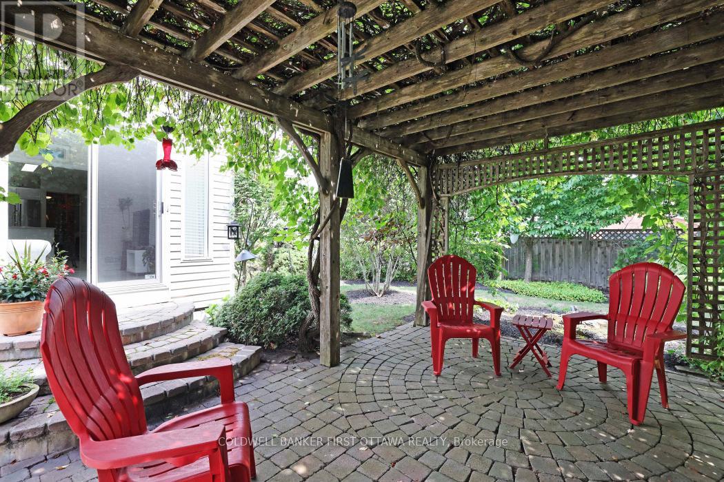 10 Ladybirds Crescent, Ottawa, Ontario  K2S 1Z6 - Photo 40 - X12319036