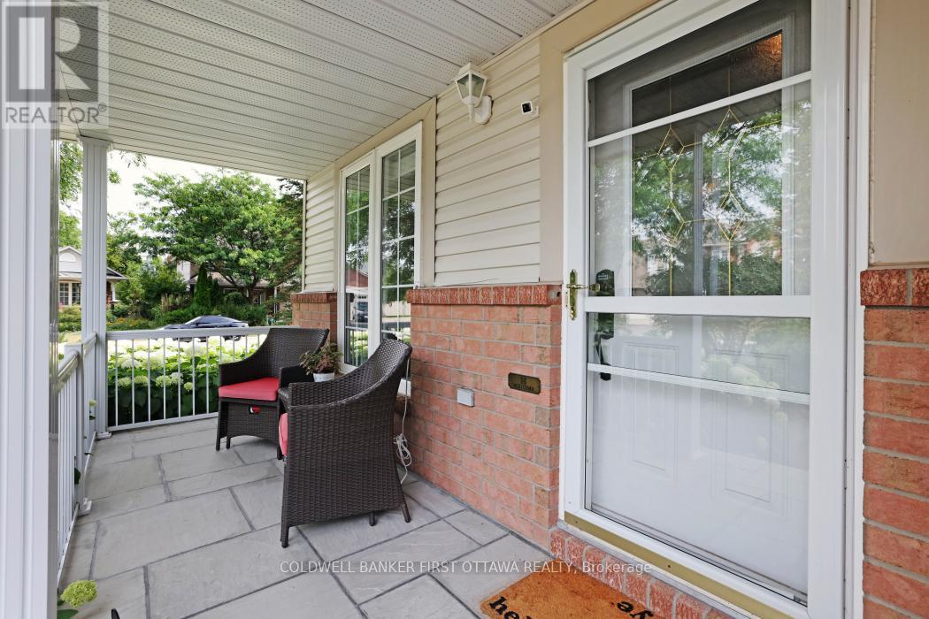 Property at 10 LADYBIRDS CRESCENT image 5