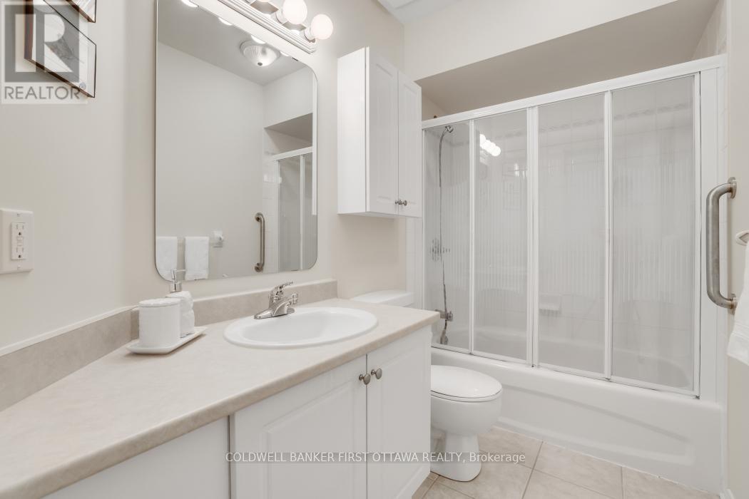 10 Ladybirds Crescent, Ottawa, Ontario  K2S 1Z6 - Photo 9 - X12319036