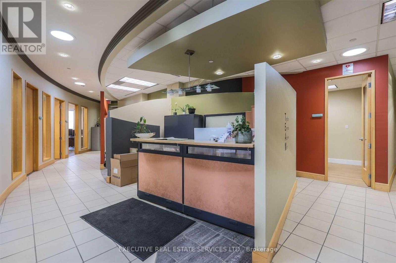 2770 Brighton Road, Oakville, Ontario  L6H 5T4 - Photo 2 - W12318981