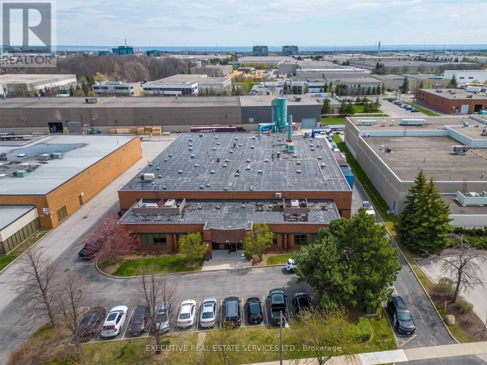 2770 Brighton Road, Oakville, Ontario  L6H 5T4 - Photo 4 - W12318981