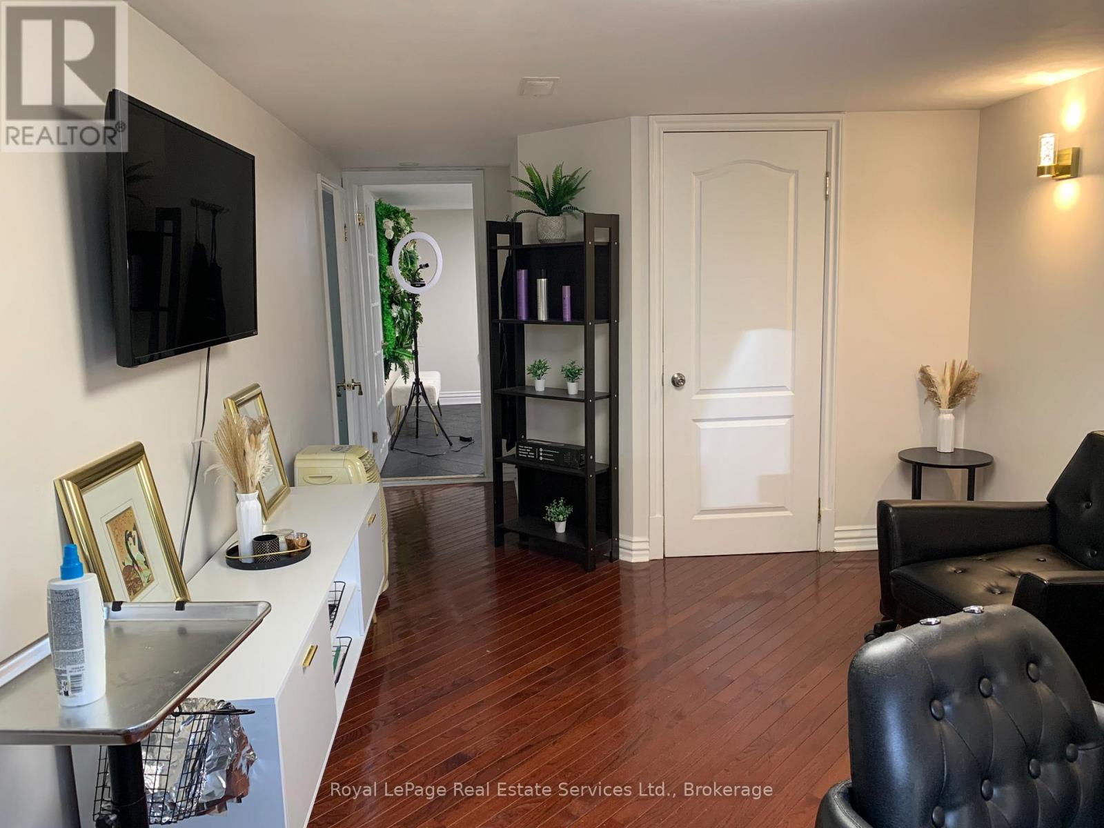 Lower Unit - 197 Broadway Street, Mississauga, Ontario  L5M 1H8 - Photo 10 - W12319114