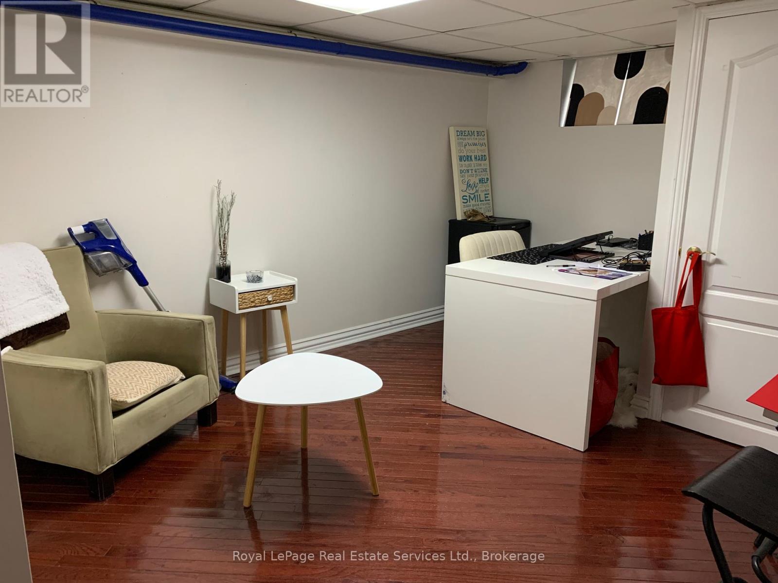 Lower Unit - 197 Broadway Street, Mississauga, Ontario  L5M 1H8 - Photo 4 - W12319114