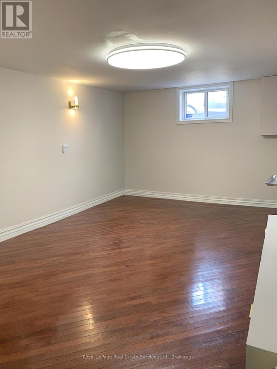 Lower Unit - 197 Broadway Street, Mississauga, Ontario  L5M 1H8 - Photo 5 - W12319114