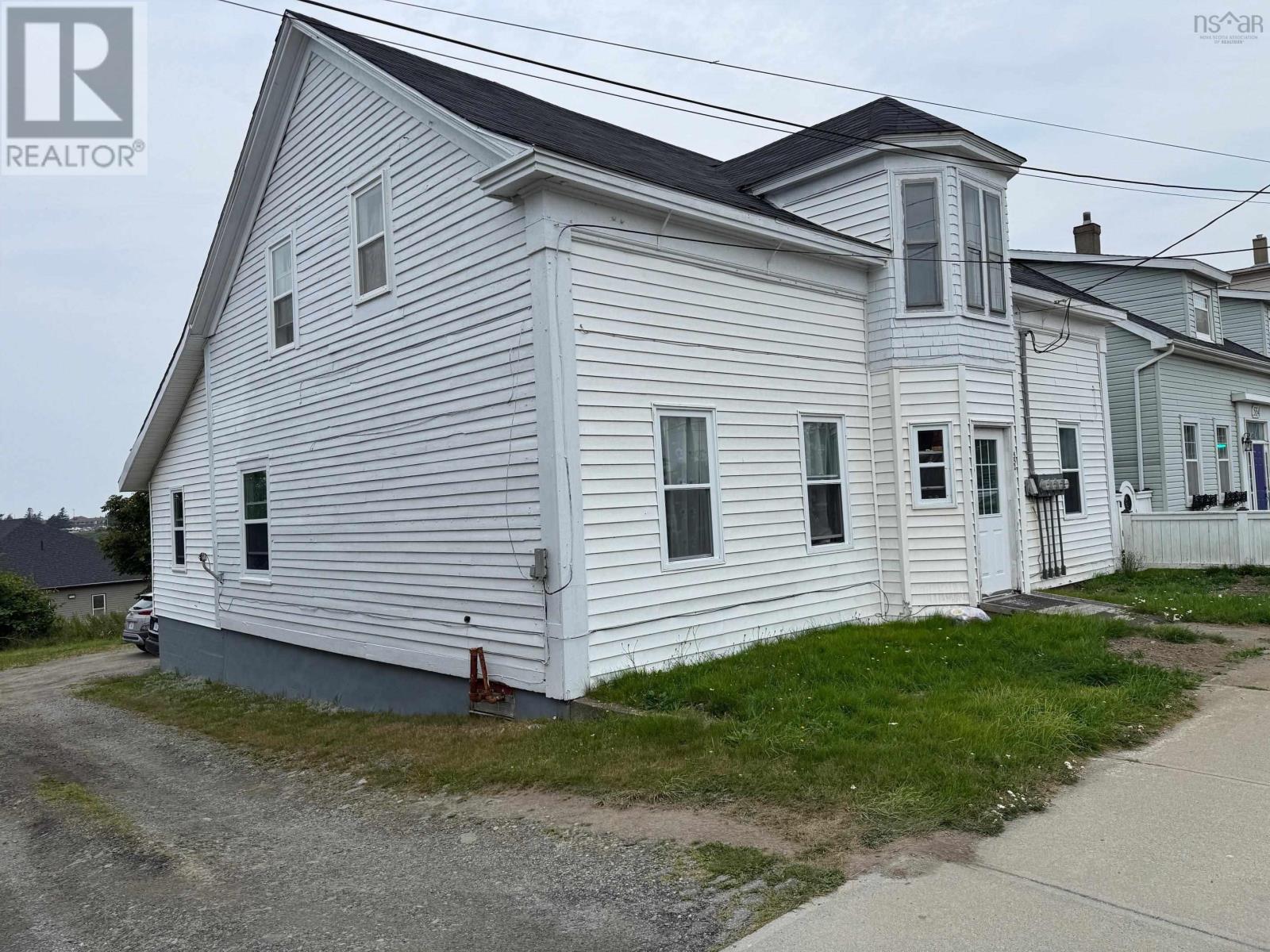 552 Main Street, Yarmouth, Nova Scotia  B5A 1J3 - Photo 2 - 202519329