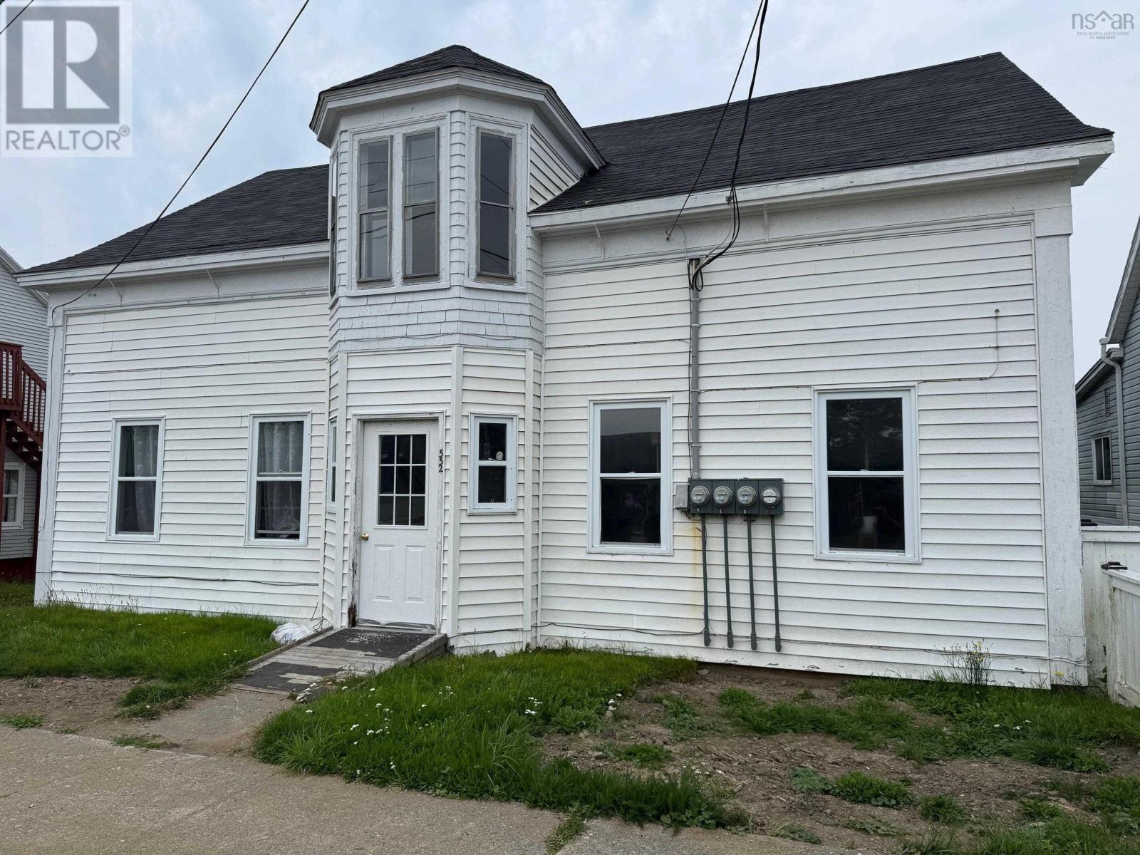 552 Main Street, Yarmouth, Nova Scotia  B5A 1J3 - Photo 1 - 202519329