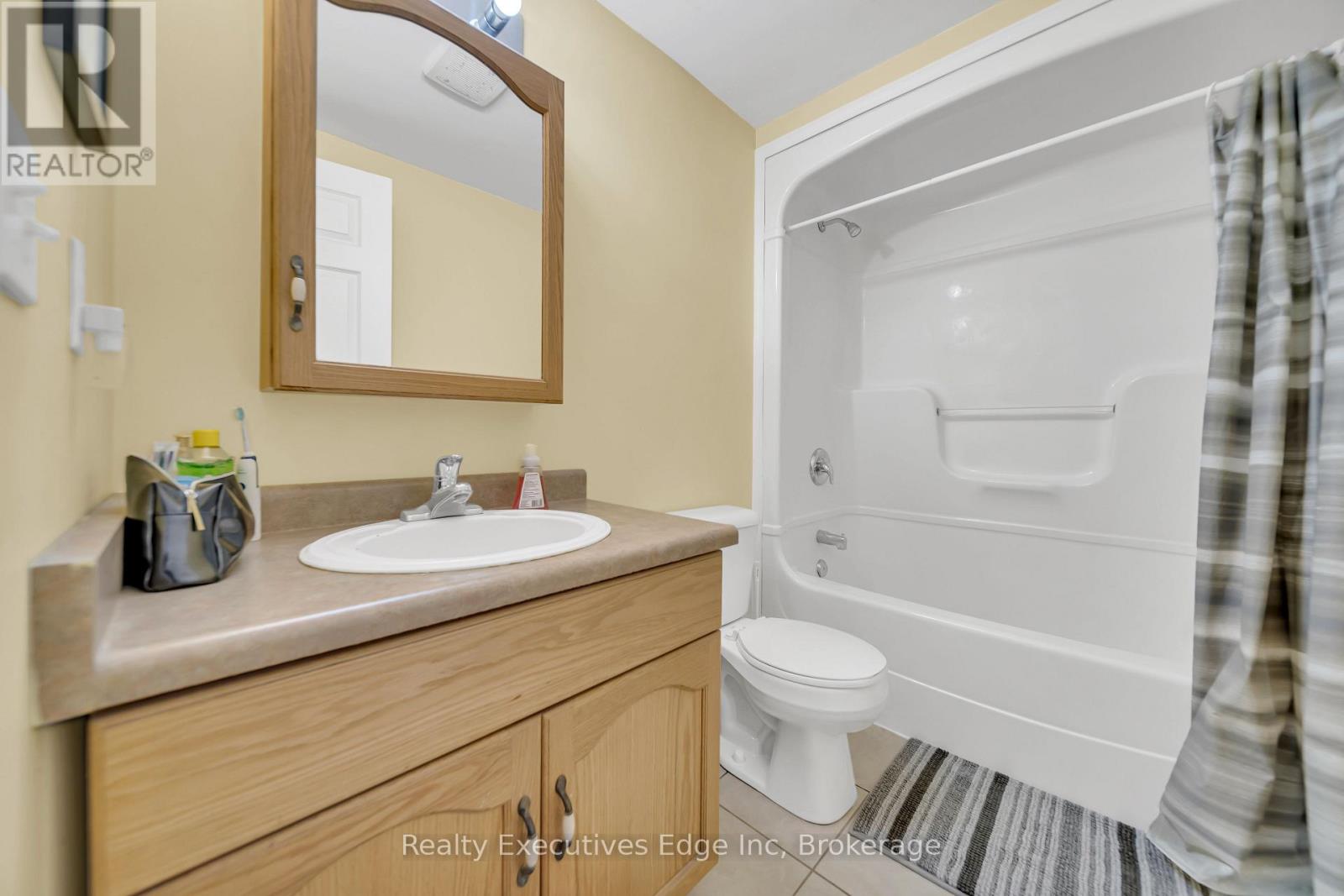 5 - 142 York Road, Guelph, Ontario  N1E 3E9 - Photo 13 - X12318759