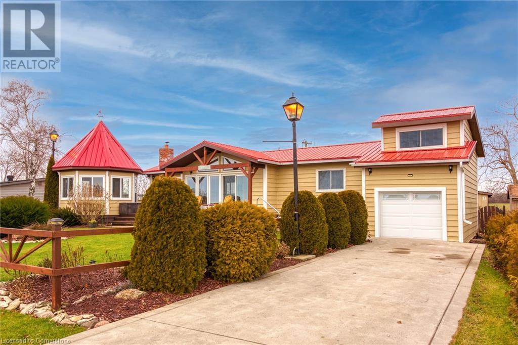 Property at 817 LAKESHORE Road image 2