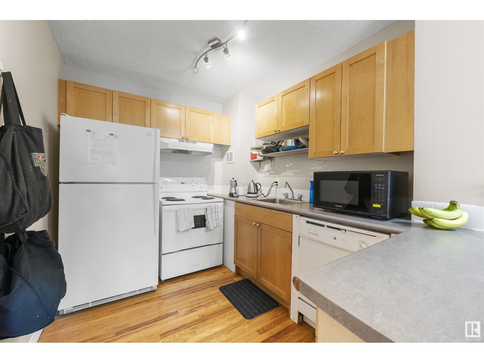 Property at #1002 9730 106 ST NW image 5