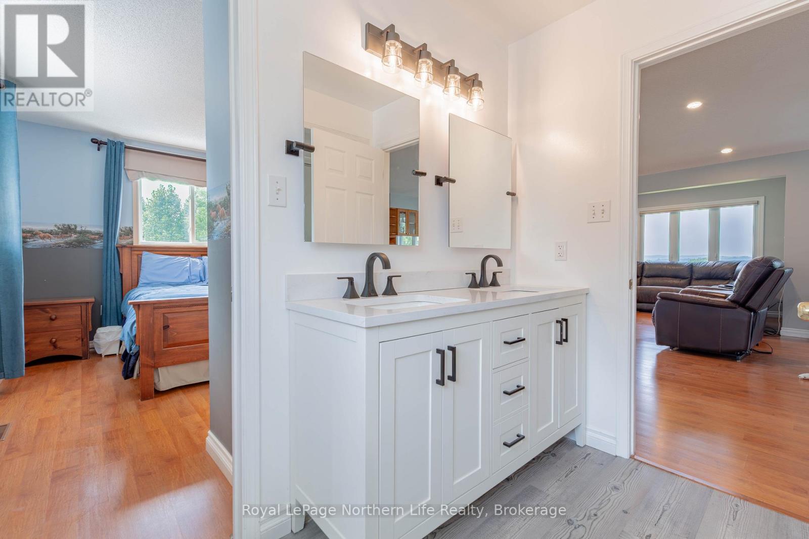 13 Sunnyside Road, Bonfield, Ontario P0H 1K0 - Photo 23 - X12318253