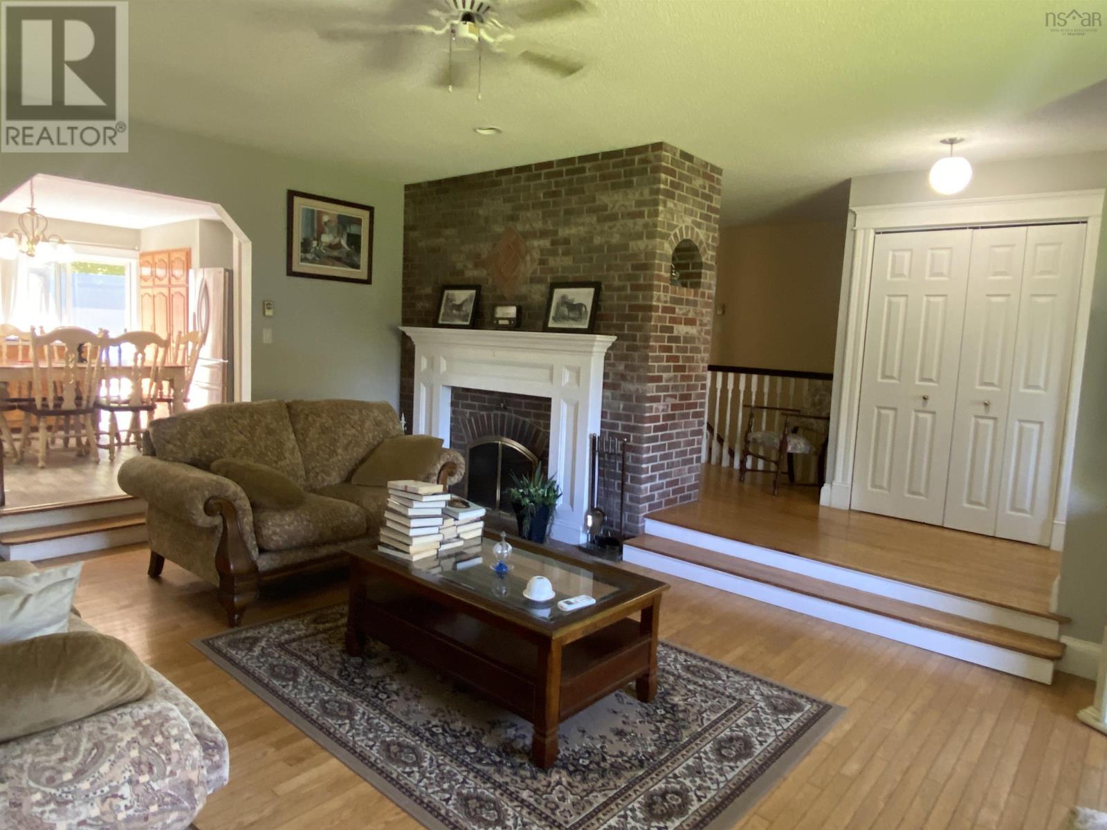 Property at 17 GRAHAM Avenue image 4