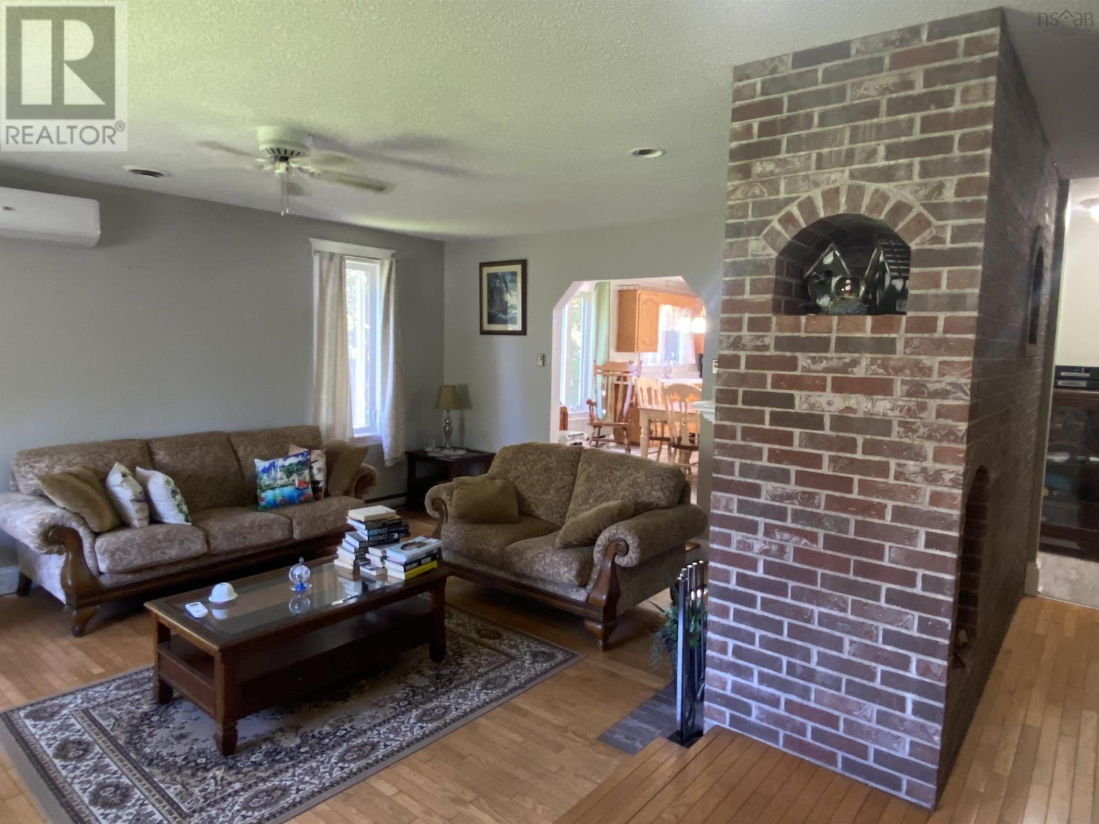 Property at 17 GRAHAM Avenue image 5