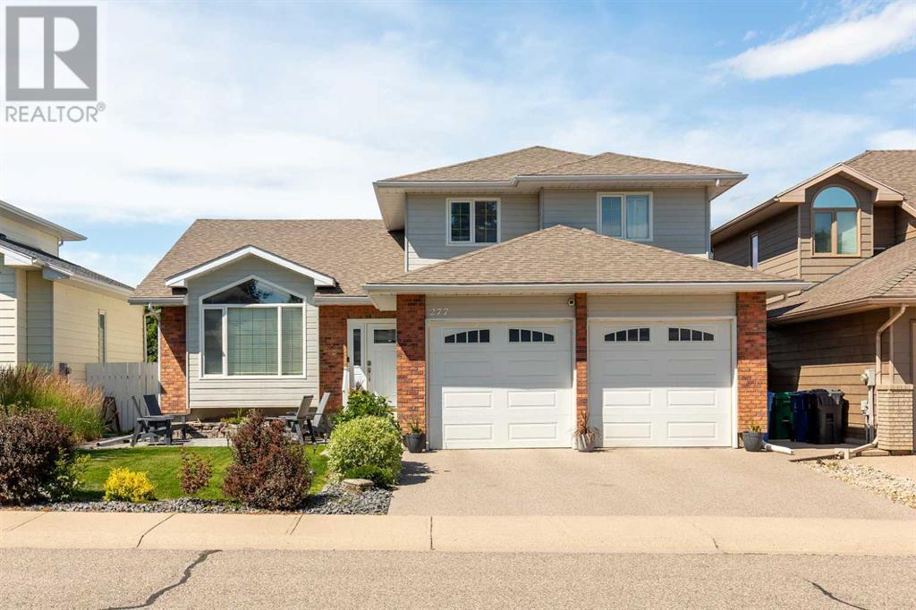Property at 277 Coachwood Point W image 1