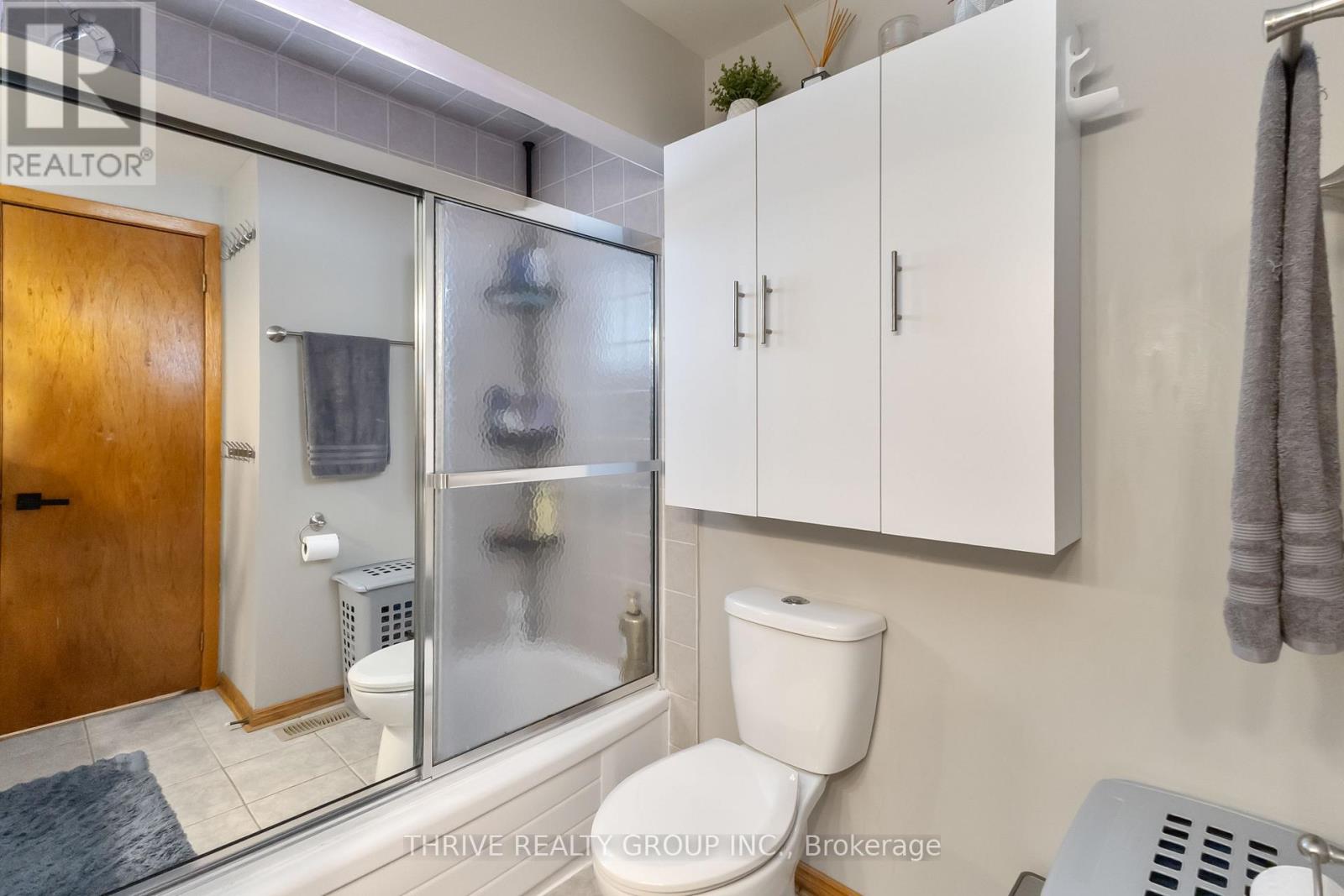 35 Surrey Crescent, London South, Ontario  N6E 1T7 - Photo 26 - X12319194