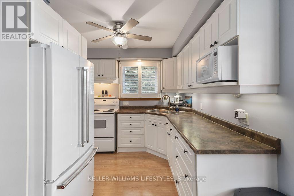 35 Surrey Crescent, London South, Ontario  N6E 1T7 - Photo 4 - X12319194