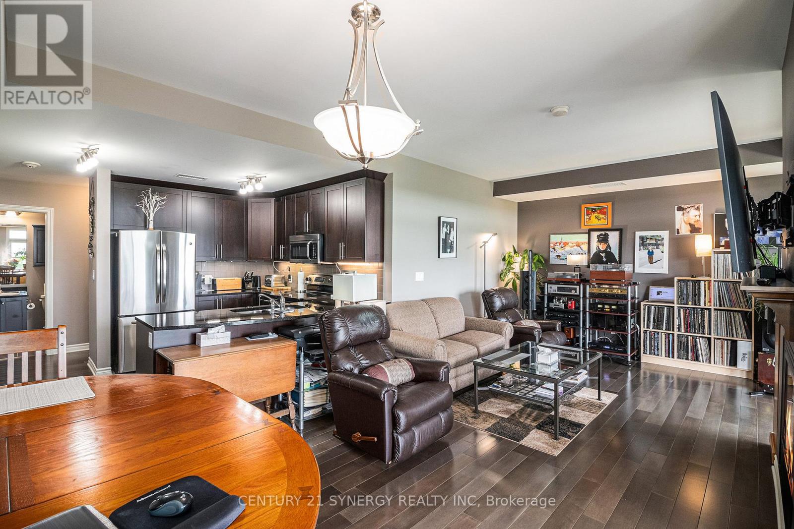7 - 10 Prestige Circle, Ottawa, Ontario  K4A 0W9 - Photo 5 - X12319237