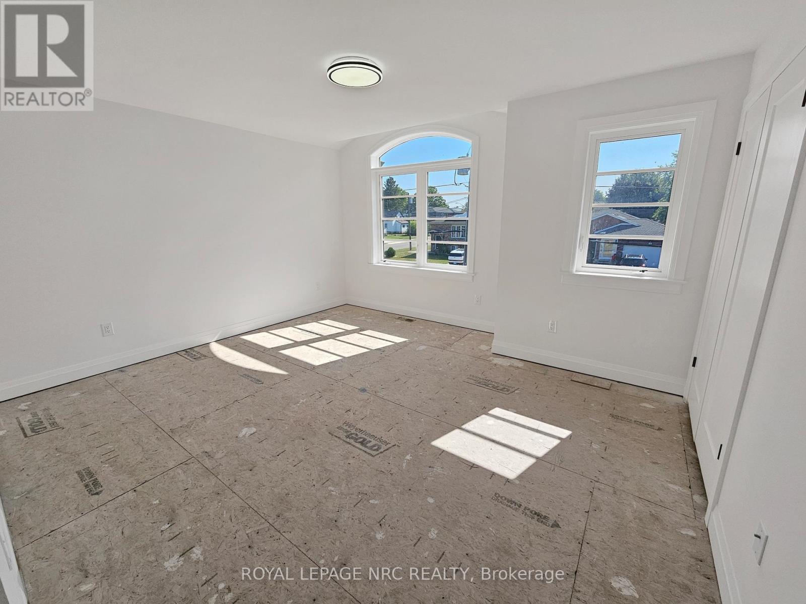 4705 Lee Avenue, Niagara Falls, Ontario  L2H 1M7 - Photo 13 - X12319292