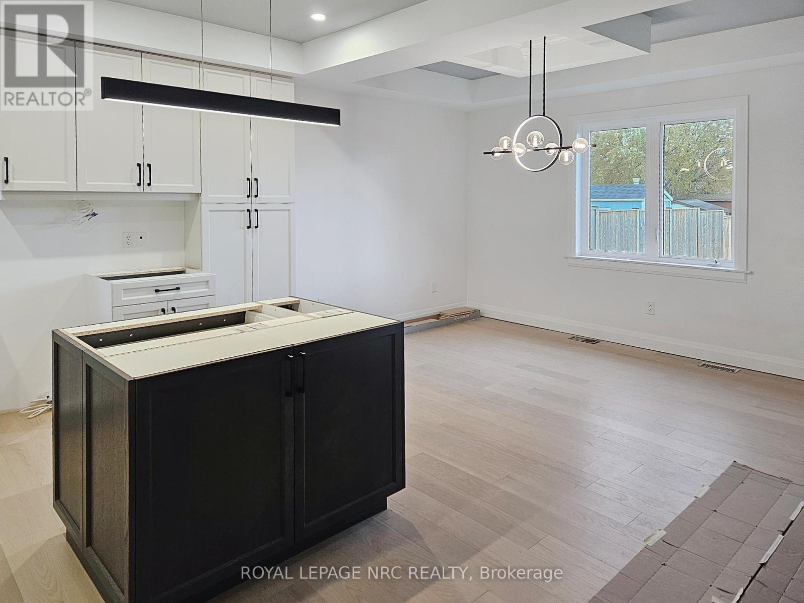 4705 Lee Avenue, Niagara Falls (Ascot), Ontario  L2H 1M7 - Photo 6 - X12319292