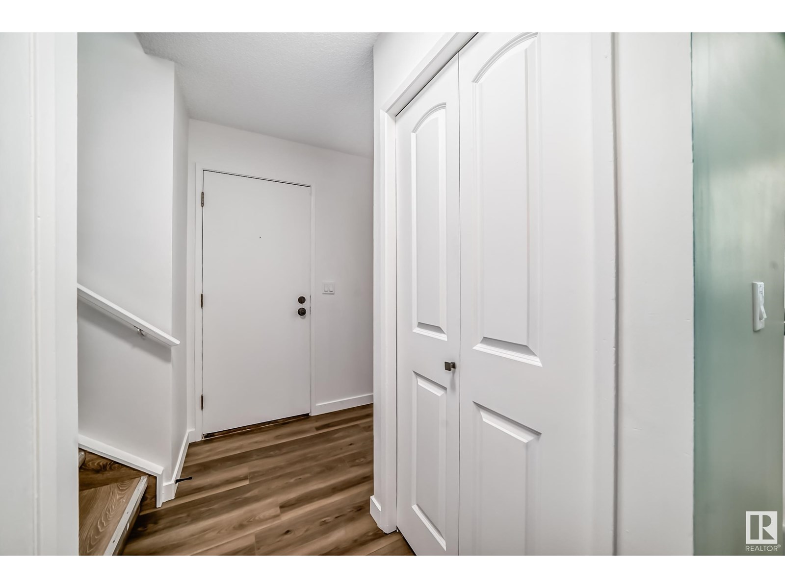2369 139 Av Nw, Edmonton, Alberta  T5Y 1S1 - Photo 3 - E4450721