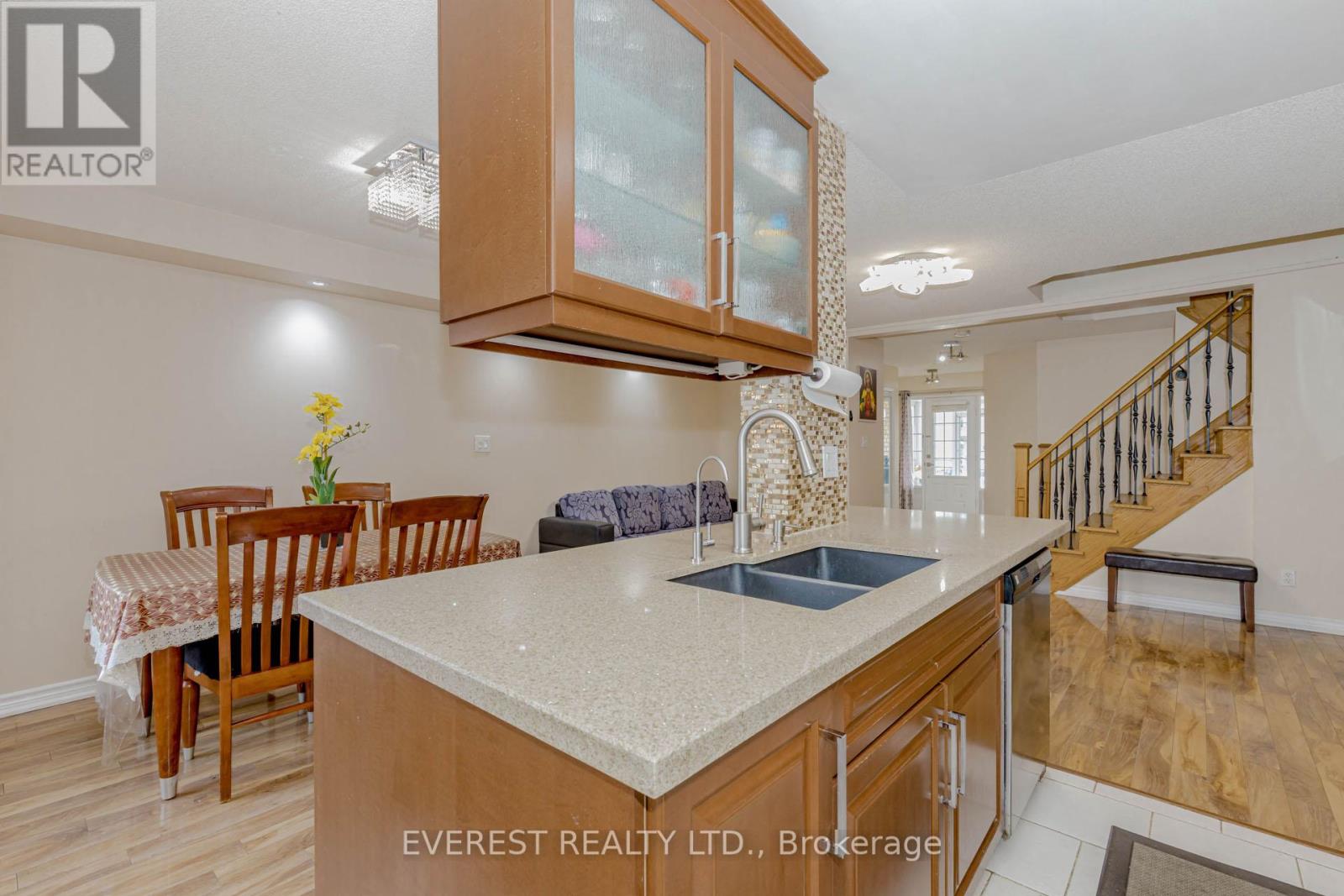 7688 Black Walnut Trail, Mississauga, Ontario  L5N 8A6 - Photo 11 - W12319099