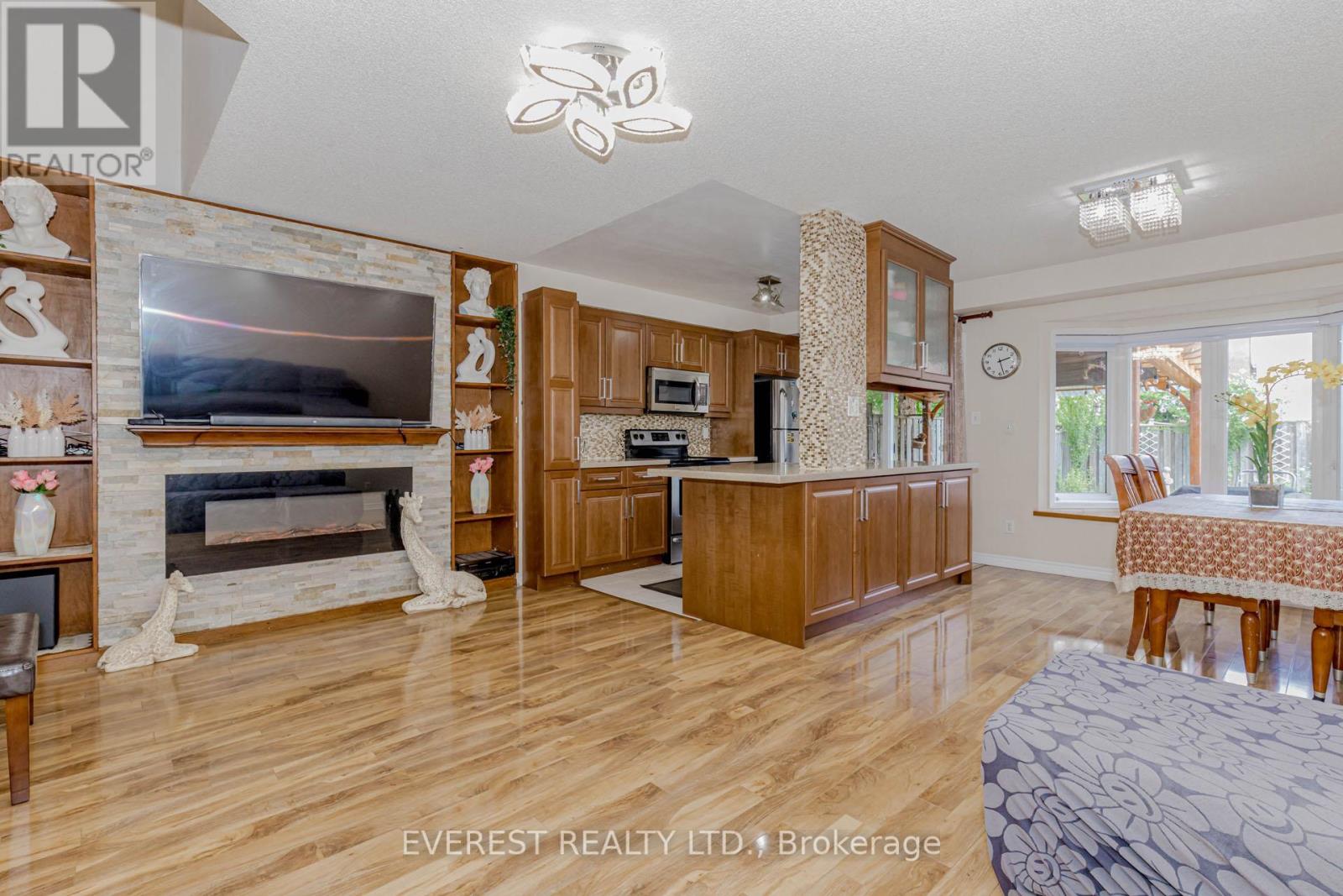 7688 Black Walnut Trail, Mississauga, Ontario  L5N 8A6 - Photo 16 - W12319099