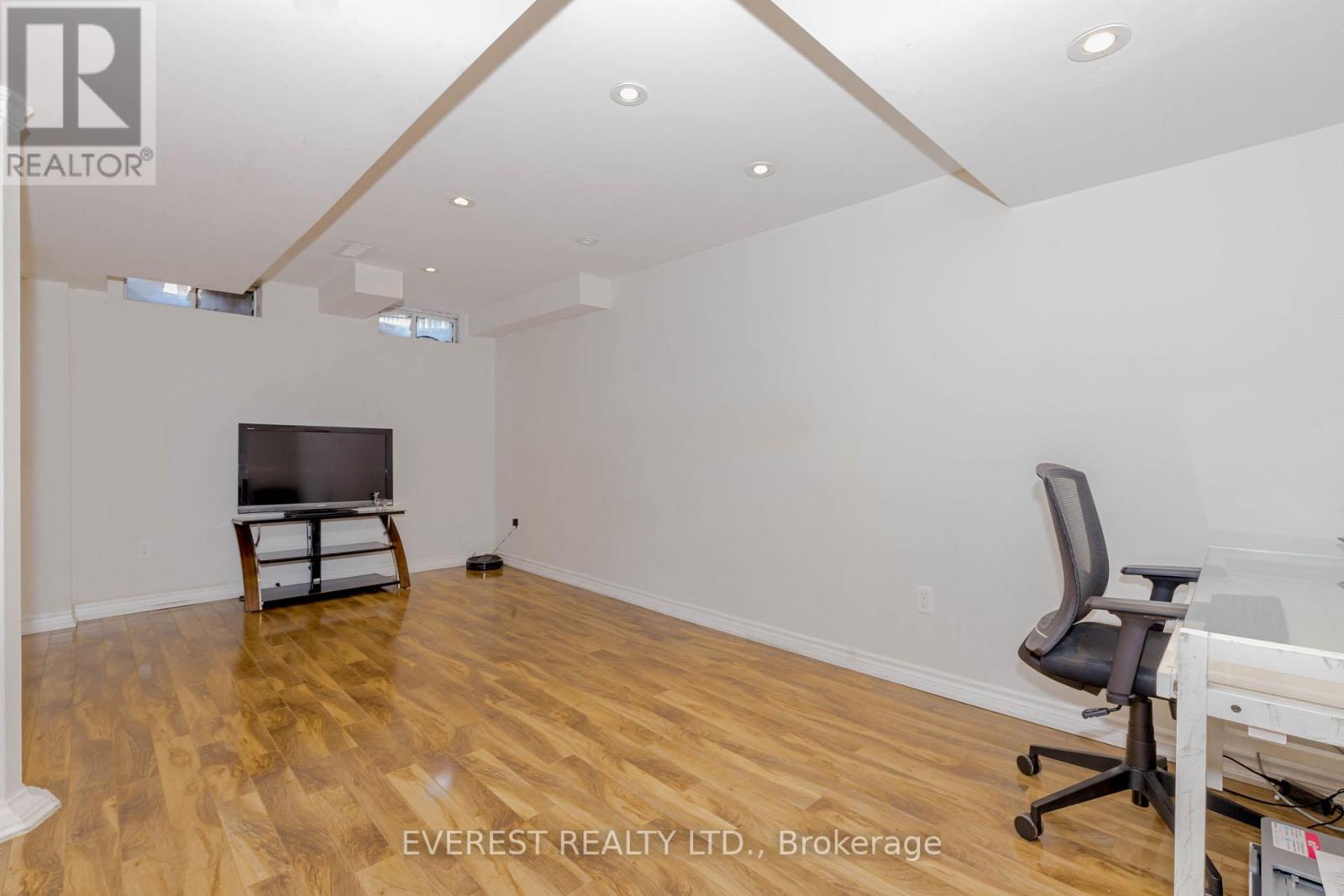 7688 Black Walnut Trail, Mississauga, Ontario  L5N 8A6 - Photo 25 - W12319099