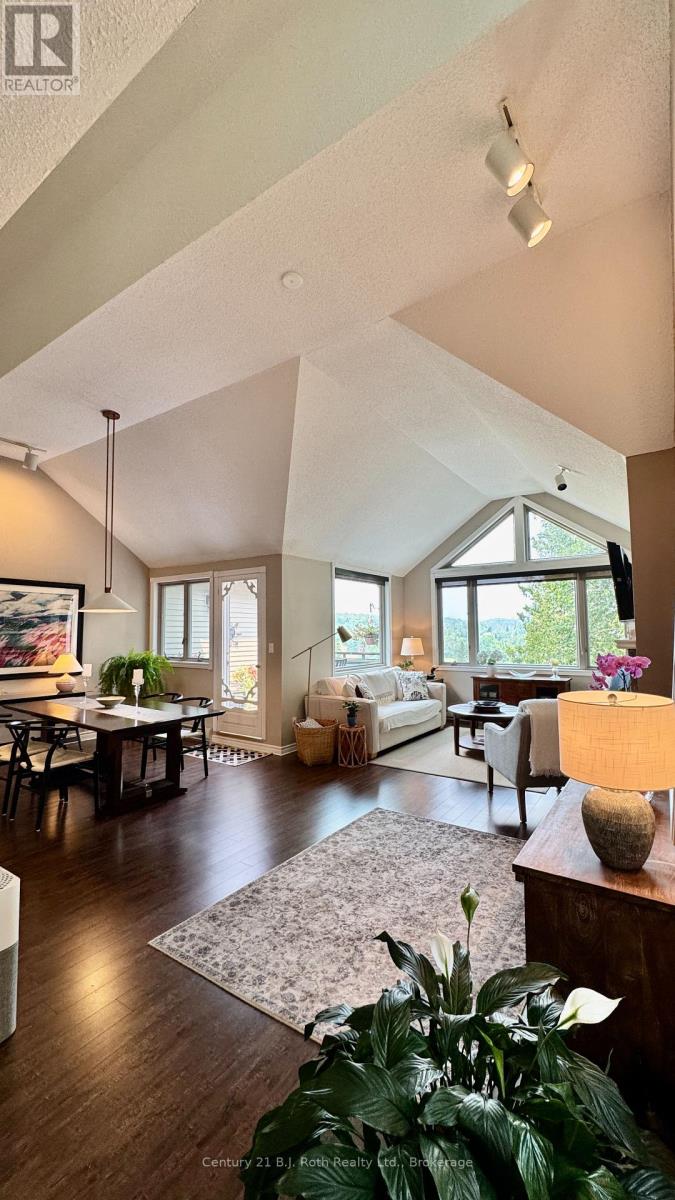 331 Grandview Hilltop Drive, Huntsville (Chaffey), Ontario  P1H 2J5 - Photo 3 - X12319213