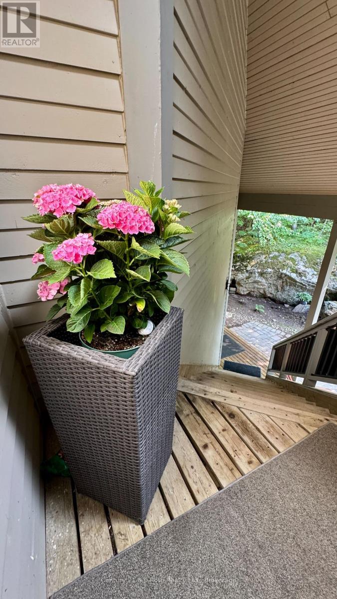 331 Grandview Hilltop Drive, Huntsville (Chaffey), Ontario  P1H 2J5 - Photo 15 - X12319213