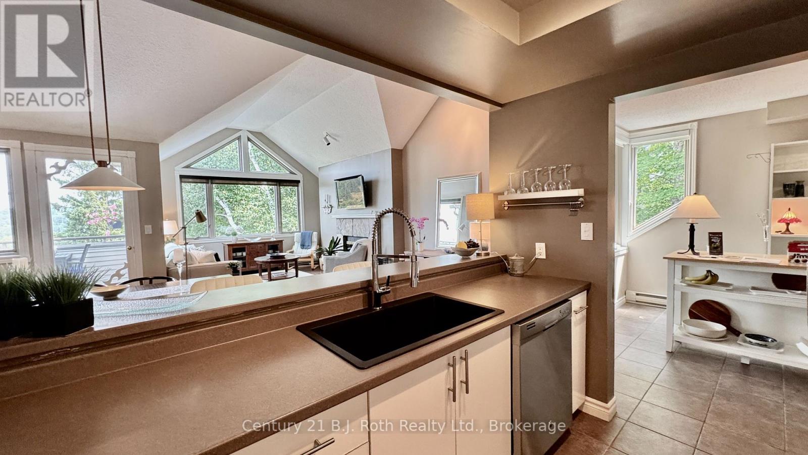 331 Grandview Hilltop Drive, Huntsville (Chaffey), Ontario  P1H 2J5 - Photo 13 - X12319213