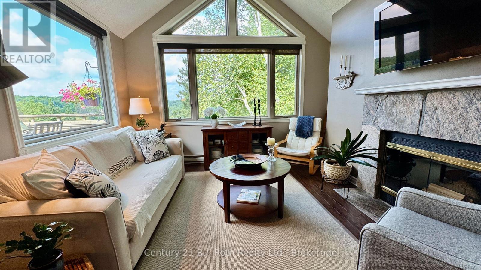 331 Grandview Hilltop Drive, Huntsville (Chaffey), Ontario  P1H 2J5 - Photo 5 - X12319213